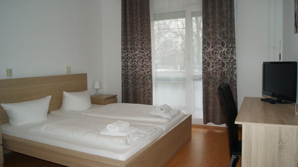 Hotel Pension Eberty Berlin Exterior foto