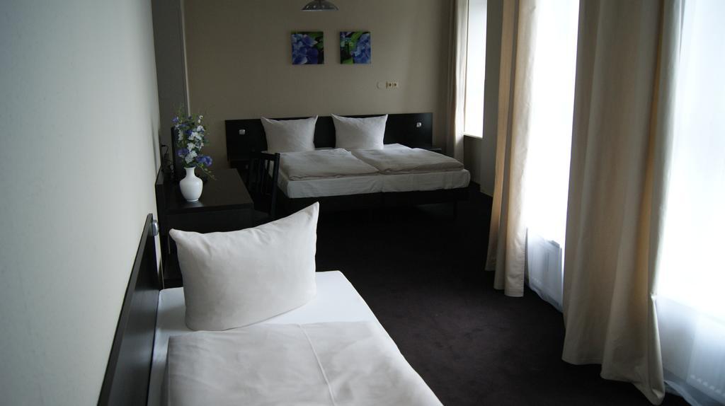 Hotel Pension Eberty Berlin Exterior foto