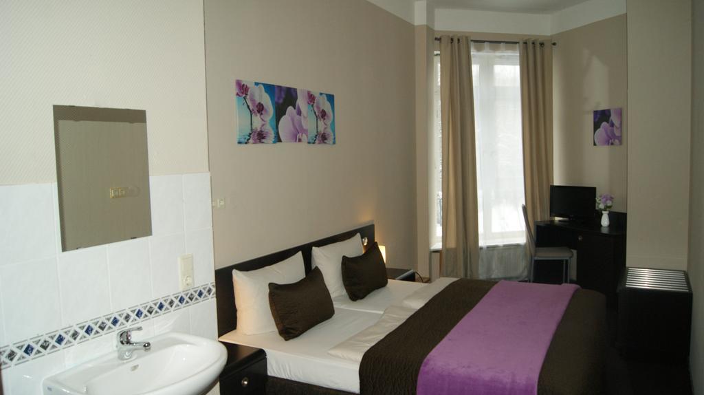Hotel Pension Eberty Berlin Exterior foto